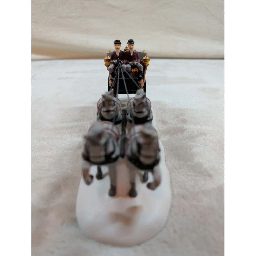 Dept 56 Heritage Village Royal‎ Coach Dickens Village Series Horse Carriage